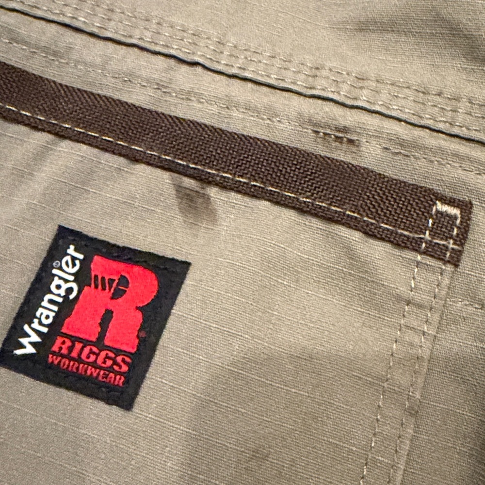 Wrangler RIGGS Work Wear Men's Tan Cargo Pants - Picture 6 of 9